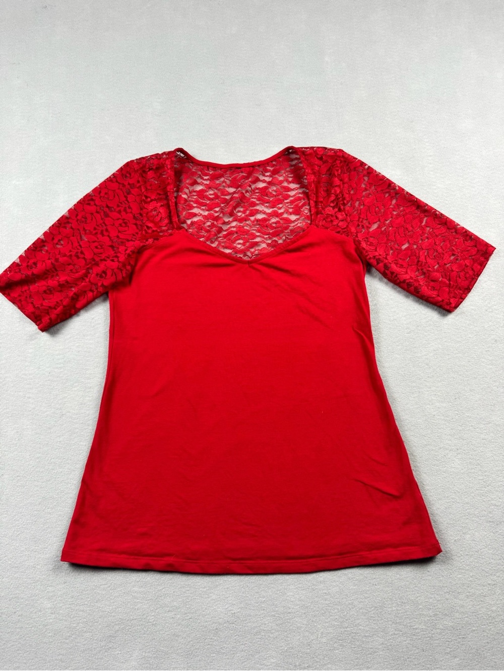 Torrid Women's Red Lace Sheer Size Large 0 Blouse Short Sleeve Scoop Neck